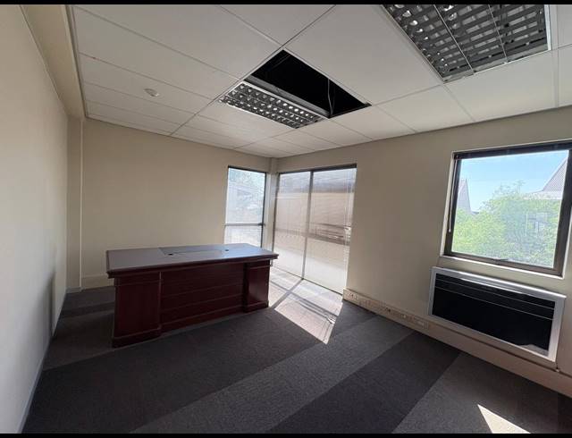 256M² OFFICE TO LET IN NOORDWYK